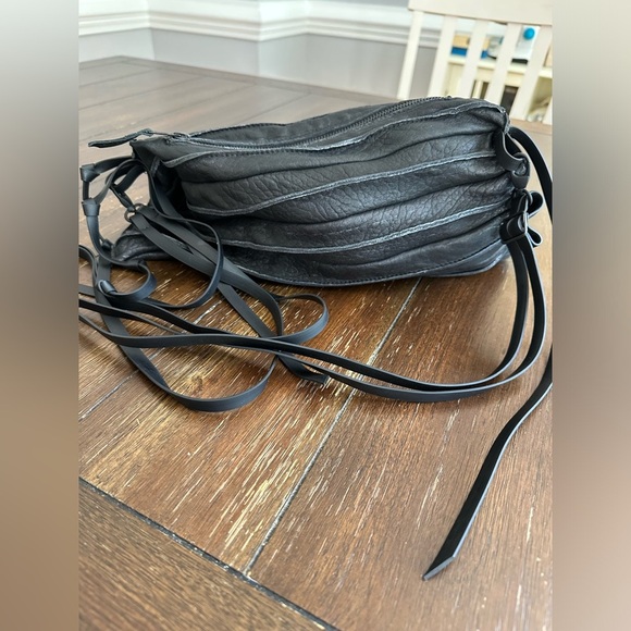 Beautiful leather cross body bag - Picture 11 of 15